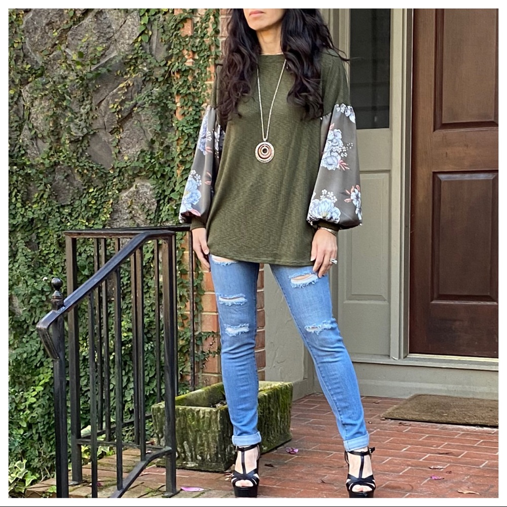 ✨LAST ONE✨Floral sleeves olive chic unique top - Picture 8 of 9